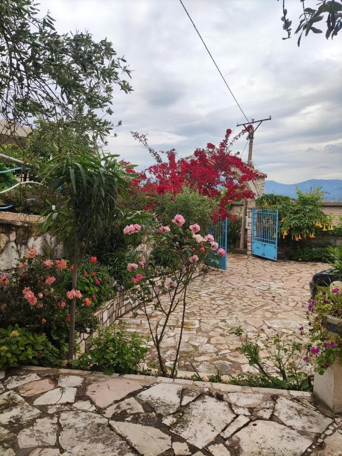 Hena 3* Sarandë